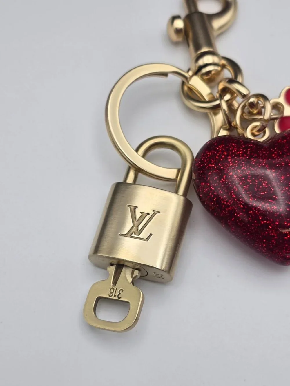LV Authentic Gold Lock & Key 🔑 Luxury Bag Charm w/ Unbranded Heart Keychain